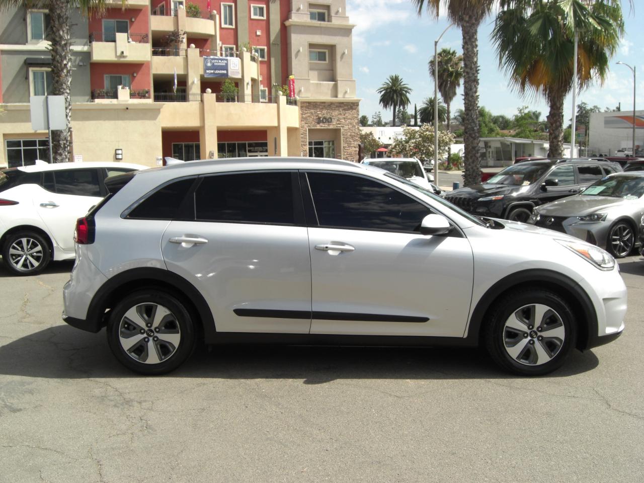 Kia Niro LX FWD 2019