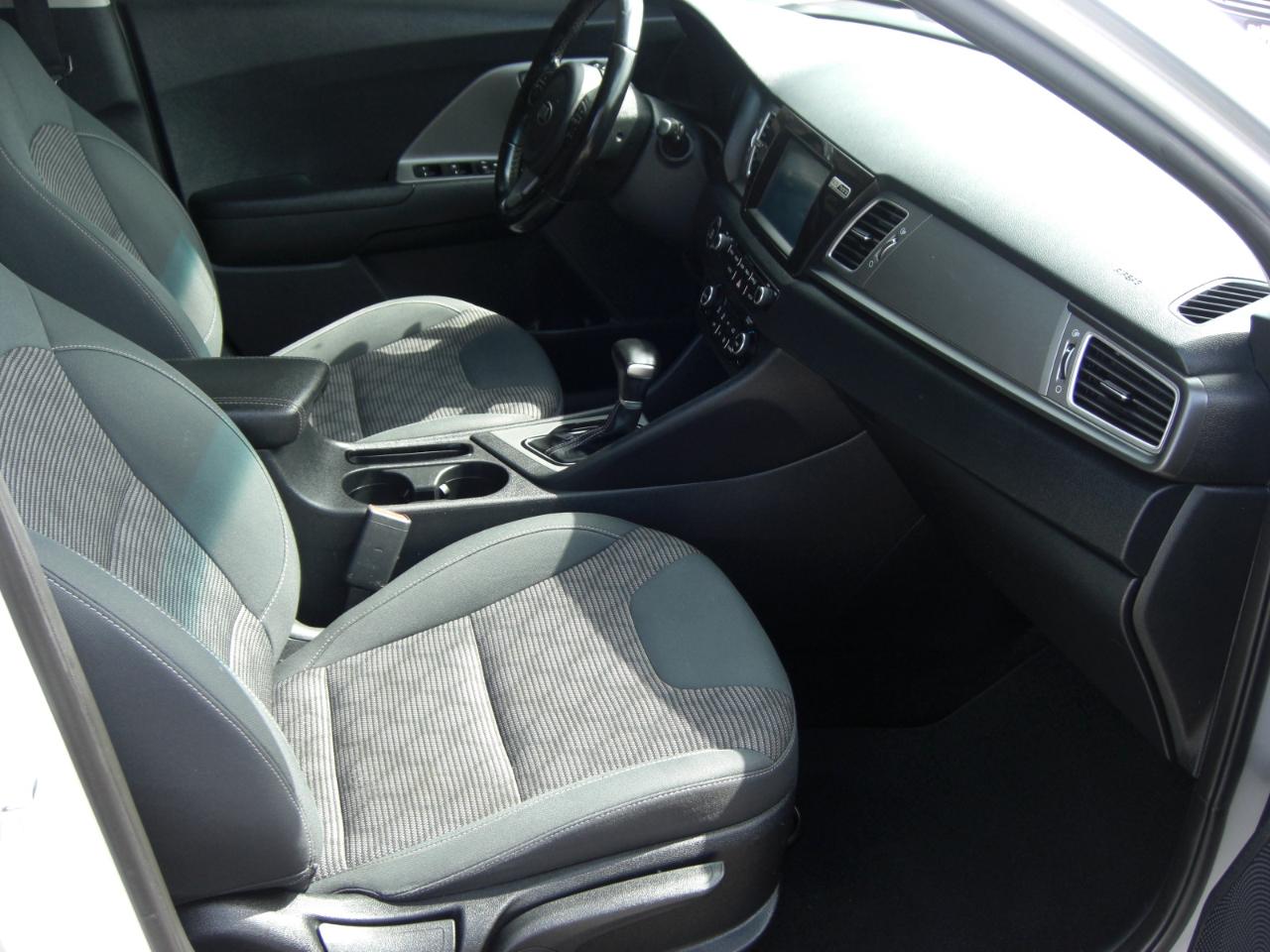 Kia Niro LX FWD 2019