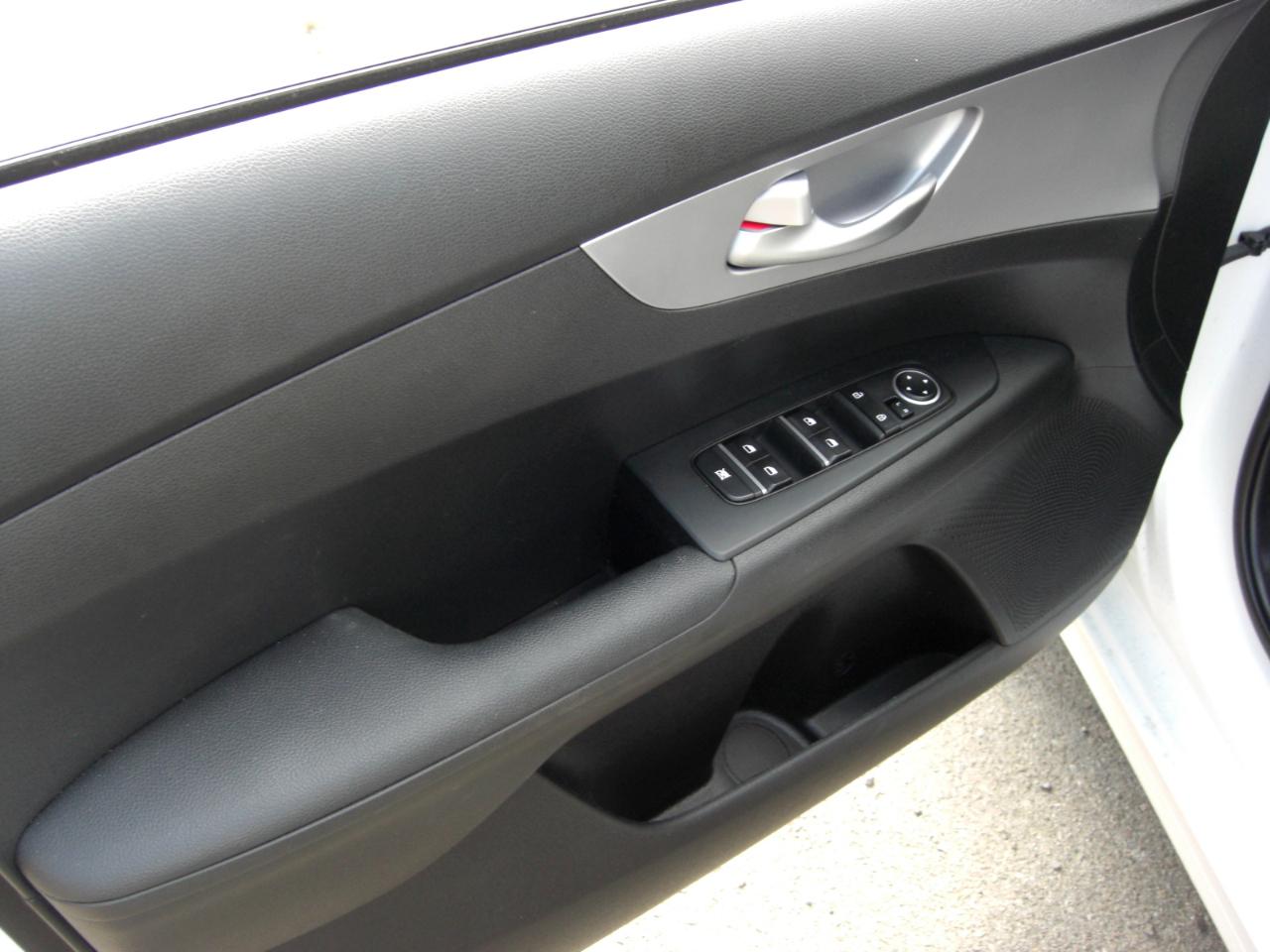 Kia Forte LXS IVT 2023