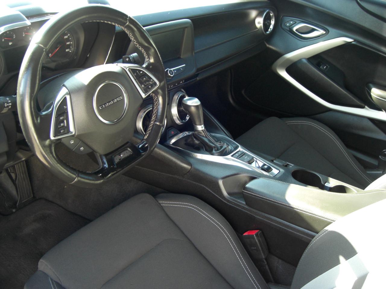 Chevrolet Camaro 2dr Cpe 1LT 2017