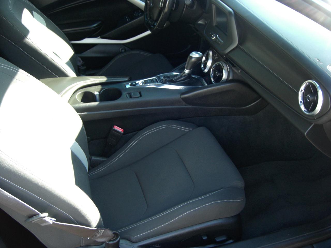 Chevrolet Camaro 2dr Cpe 1LT 2017