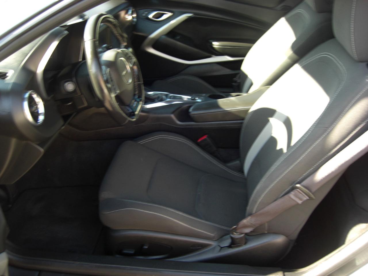 Chevrolet Camaro 2dr Cpe 1LT 2017