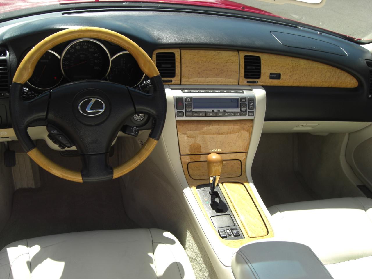 Lexus SC 430 2dr Convertible 2005