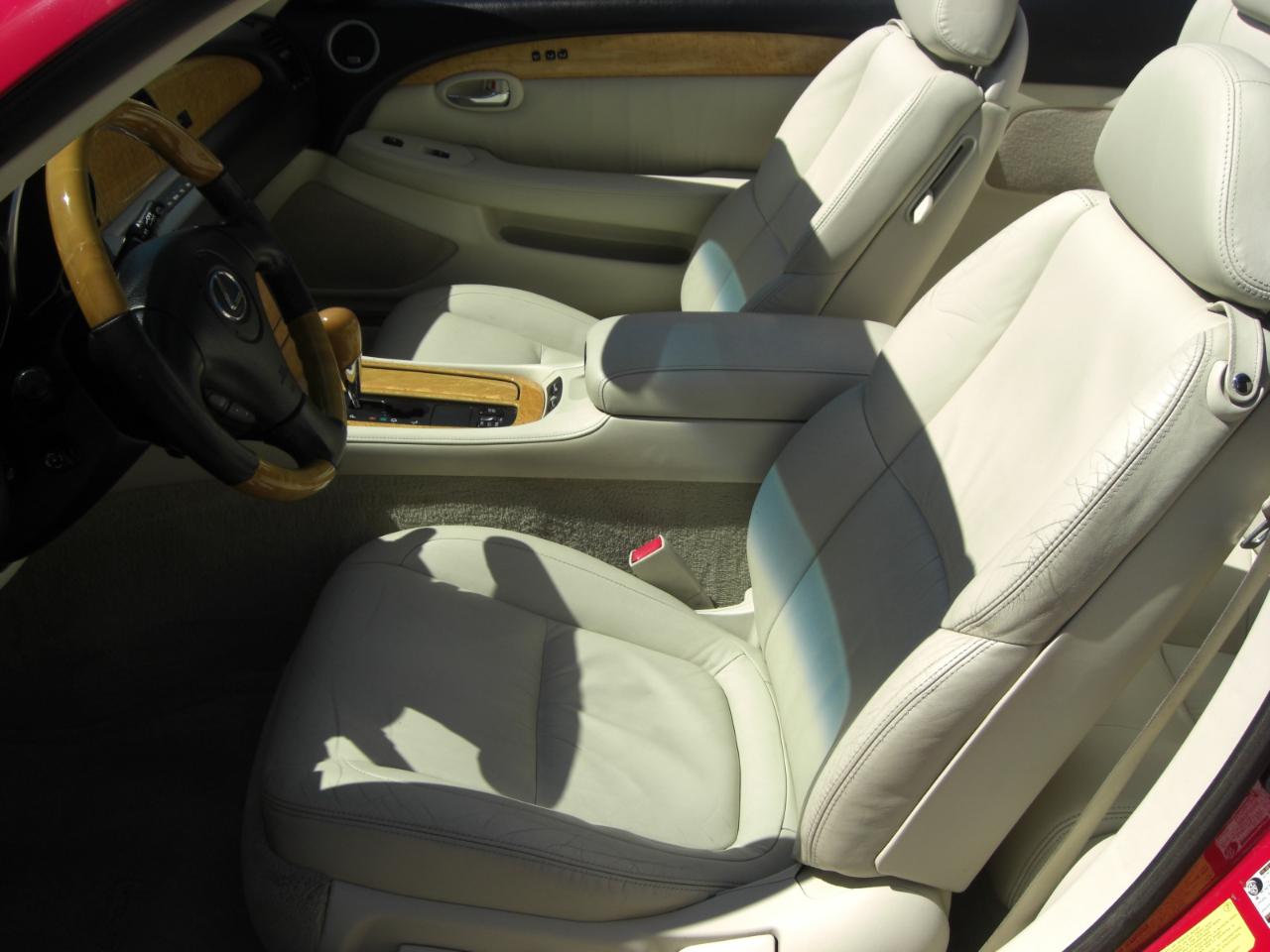 Lexus SC 430 2dr Convertible 2005