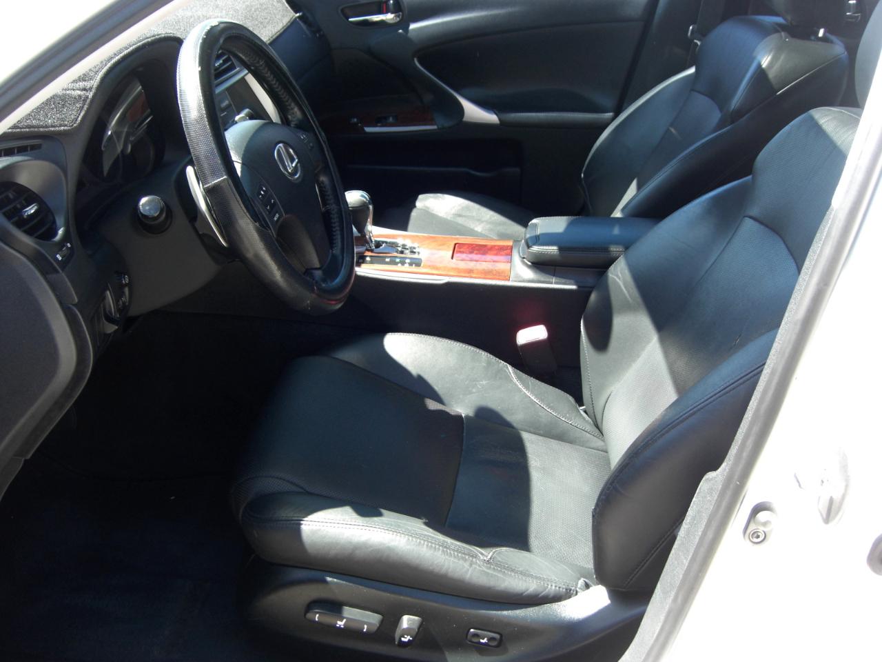 Lexus IS 250 4dr Sport Sdn Auto RWD 2008