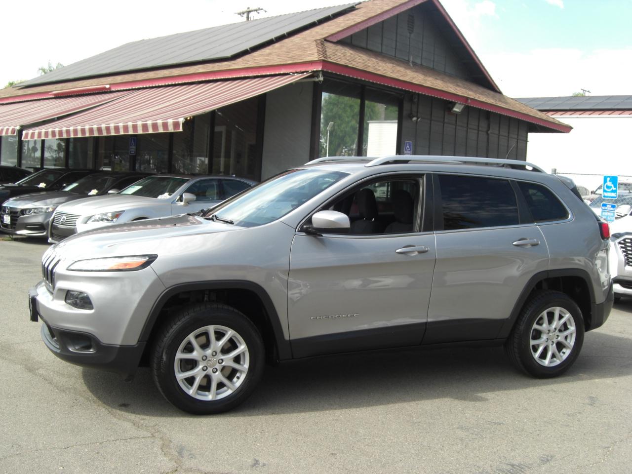 Jeep Cherokee FWD 4dr Latitude 2015