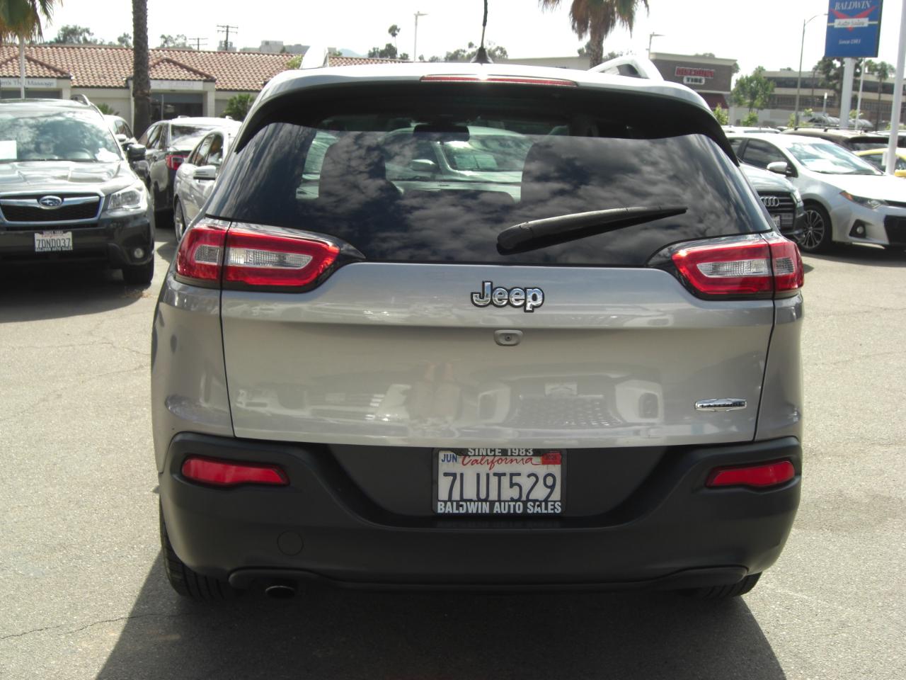 Jeep Cherokee FWD 4dr Latitude 2015