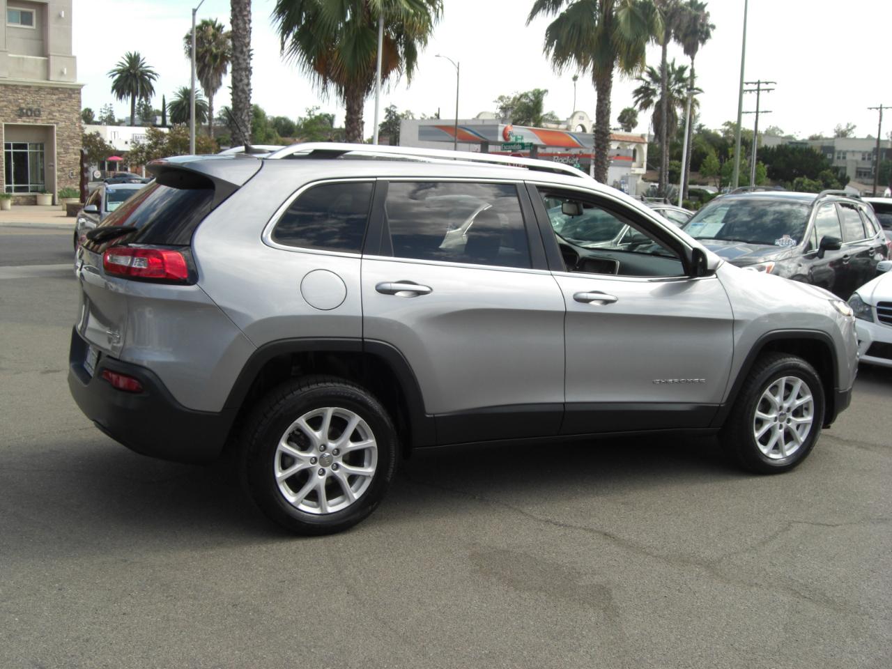 Jeep Cherokee FWD 4dr Latitude 2015