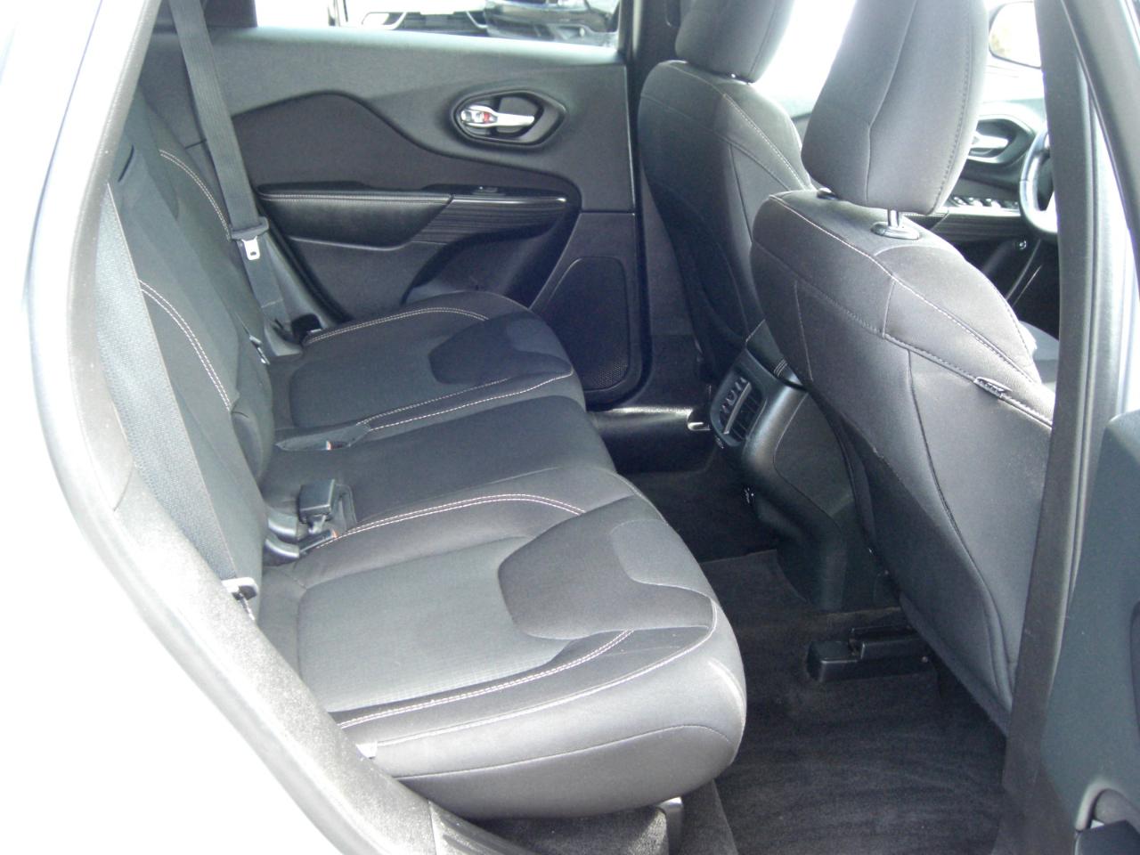 Jeep Cherokee FWD 4dr Latitude 2015