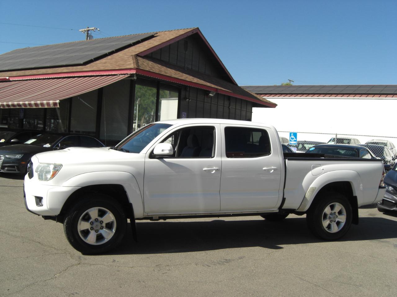 Toyota Tacoma 2WD Double Cab LB V6 AT PreRunner (Natl) 2012