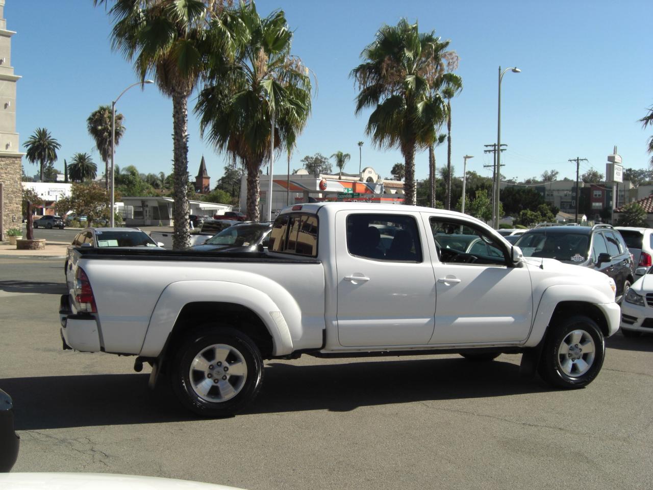 Toyota Tacoma 2WD Double Cab LB V6 AT PreRunner (Natl) 2012