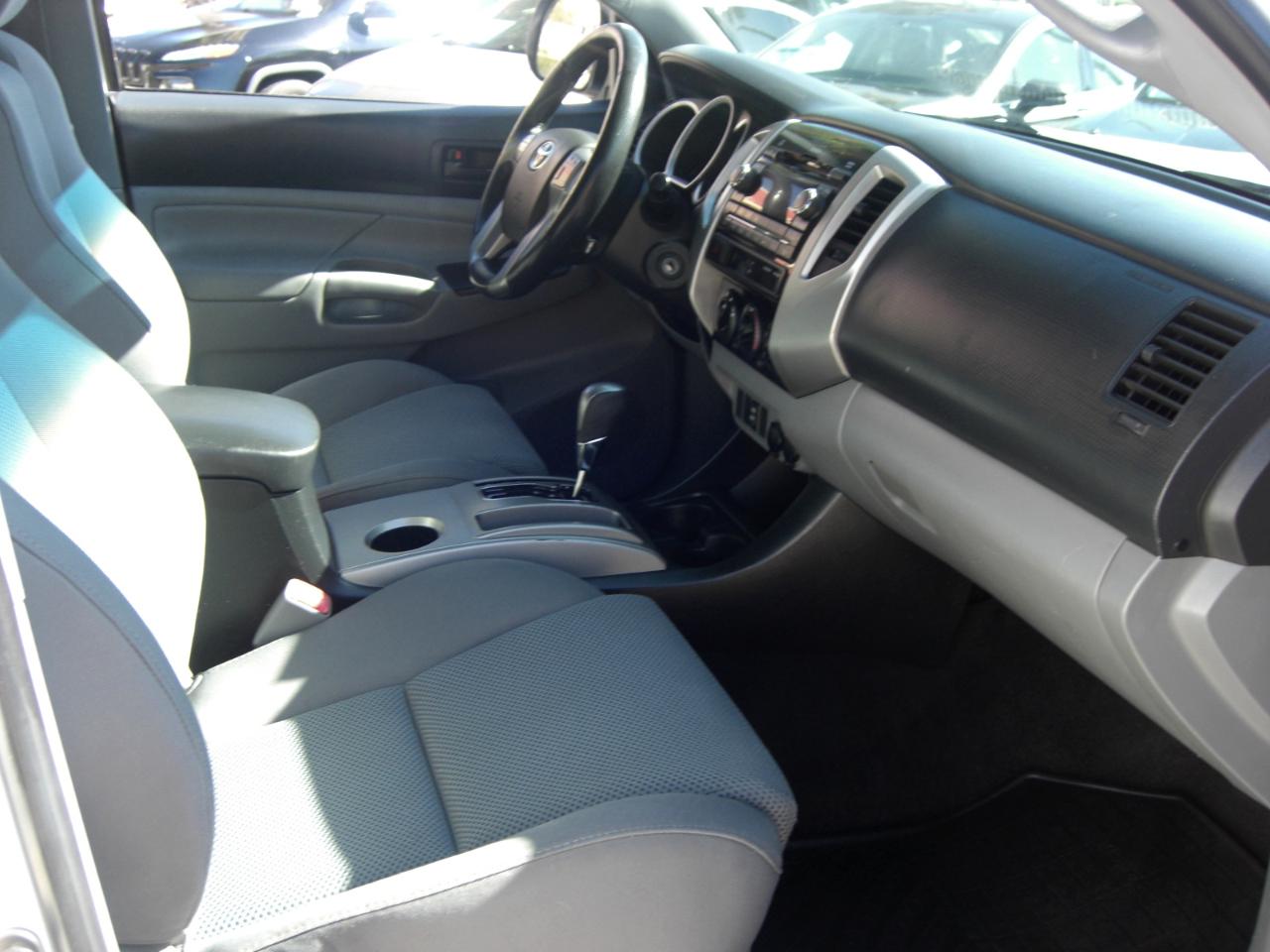 Toyota Tacoma 2WD Double Cab LB V6 AT PreRunner (Natl) 2012