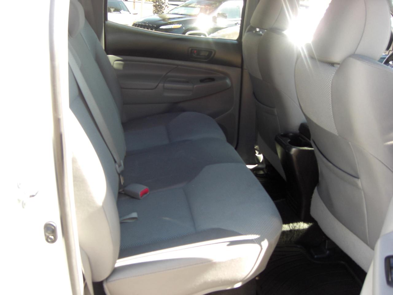 Toyota Tacoma 2WD Double Cab LB V6 AT PreRunner (Natl) 2012