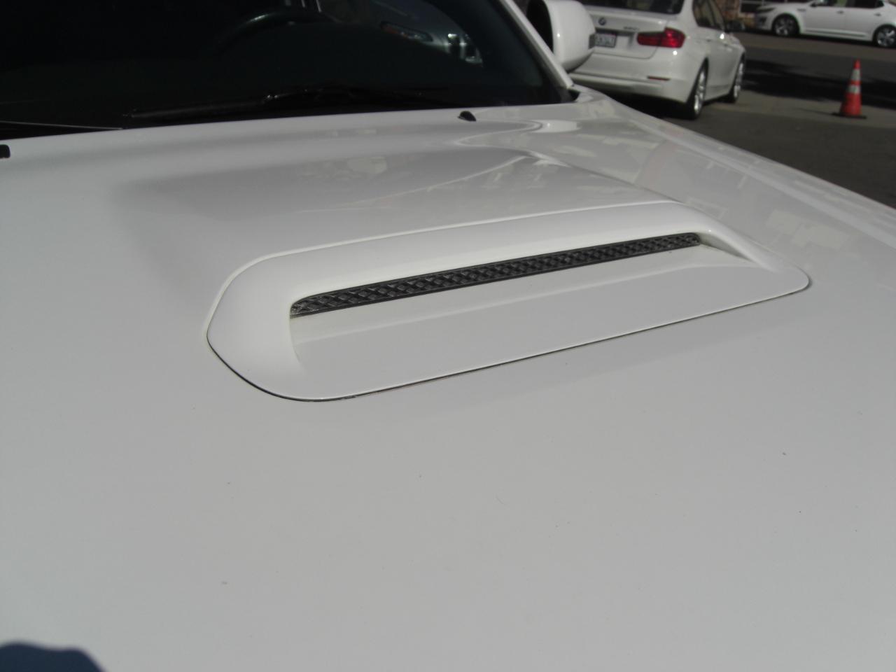 Toyota Tacoma 2WD Double Cab LB V6 AT PreRunner (Natl) 2012