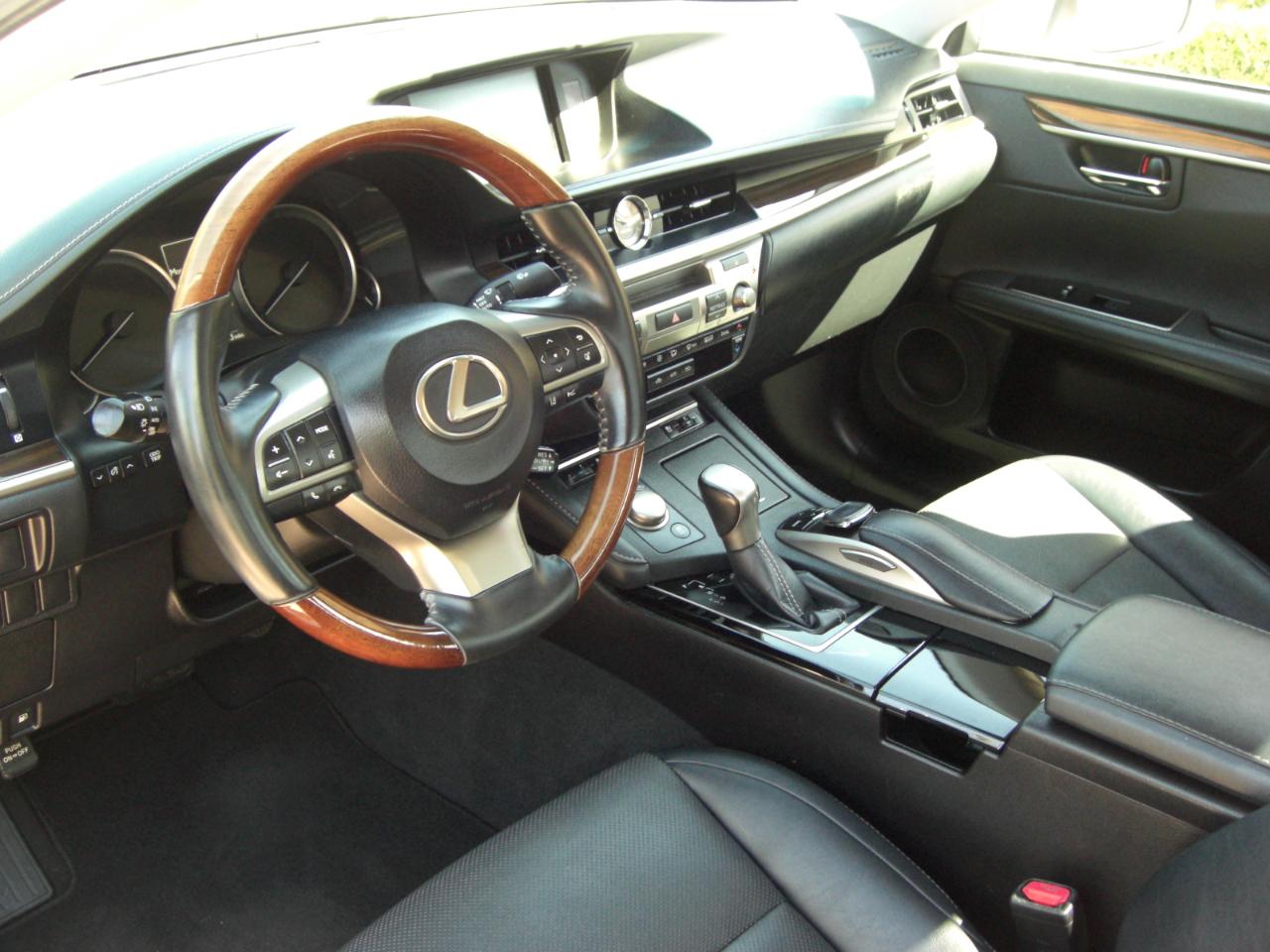 Lexus ES ES 350 FWD 2017