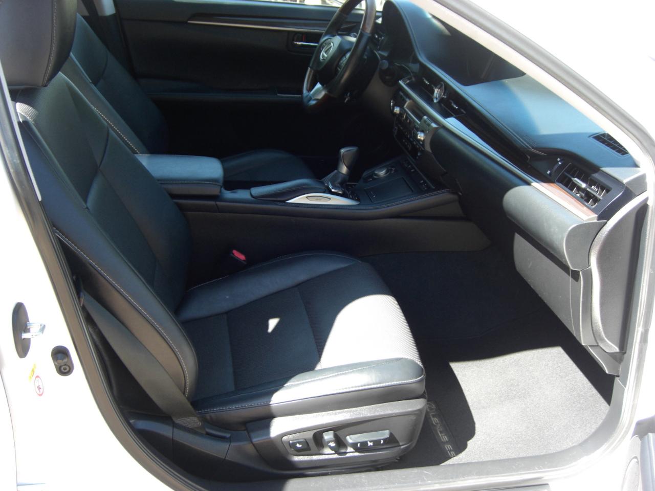 Lexus ES ES 350 FWD 2017