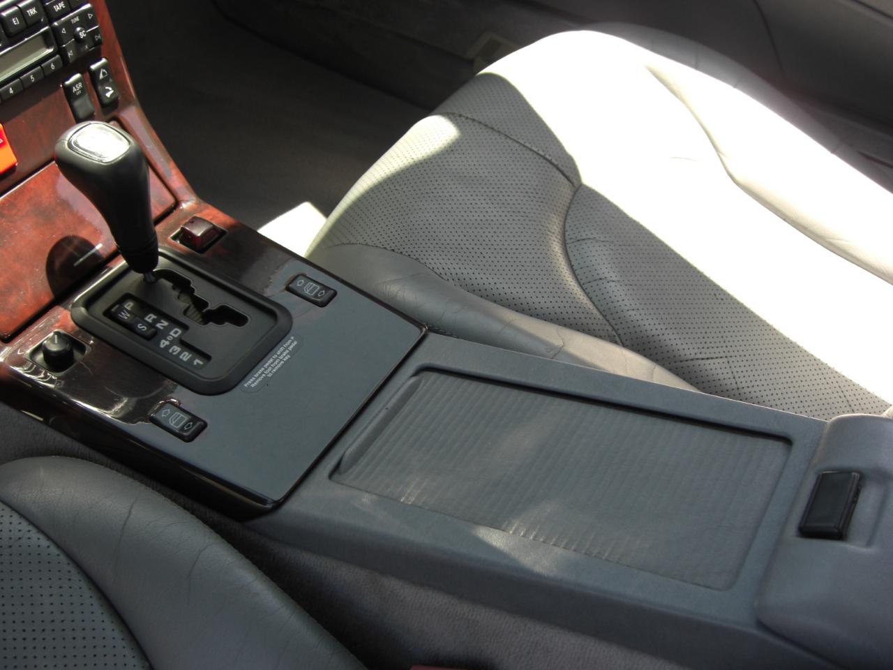 Mercedes-Benz SL-Class 2dr Roadster 3.2L 1997