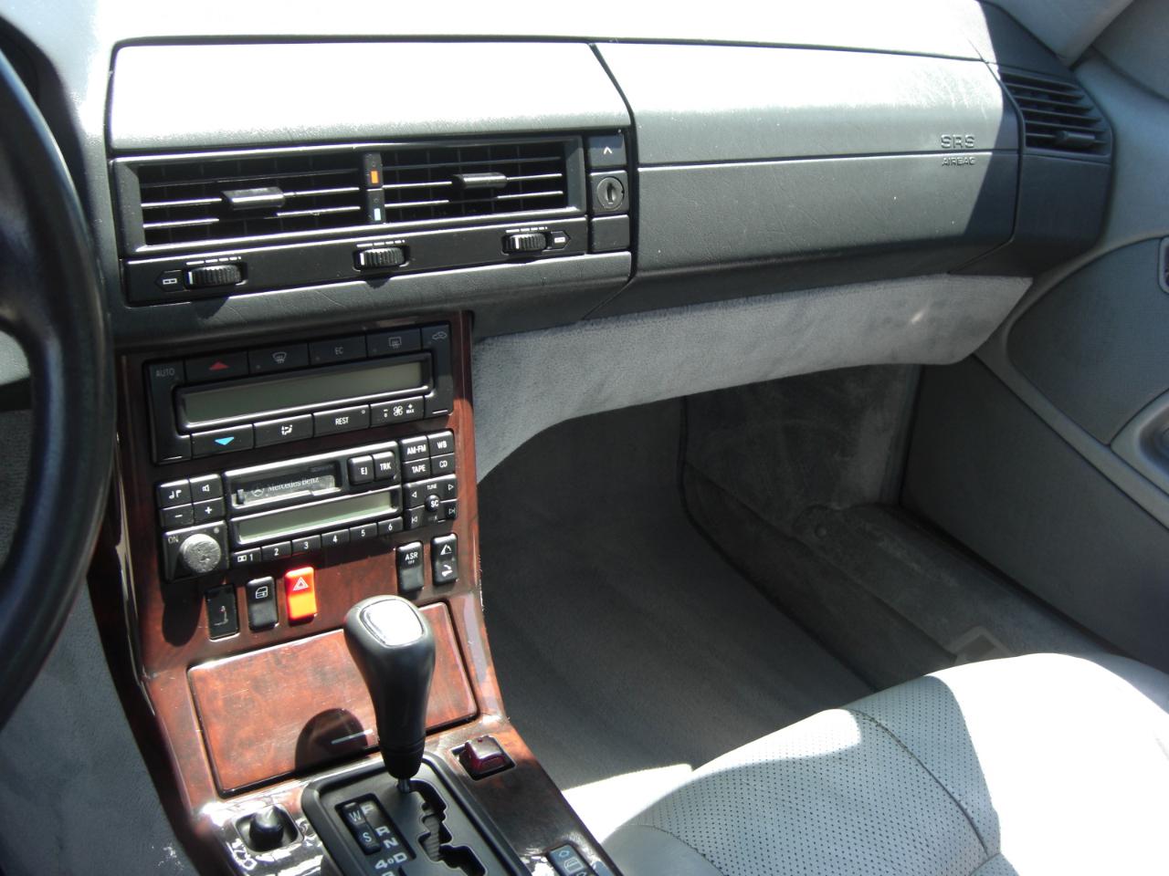 Mercedes-Benz SL-Class 2dr Roadster 3.2L 1997