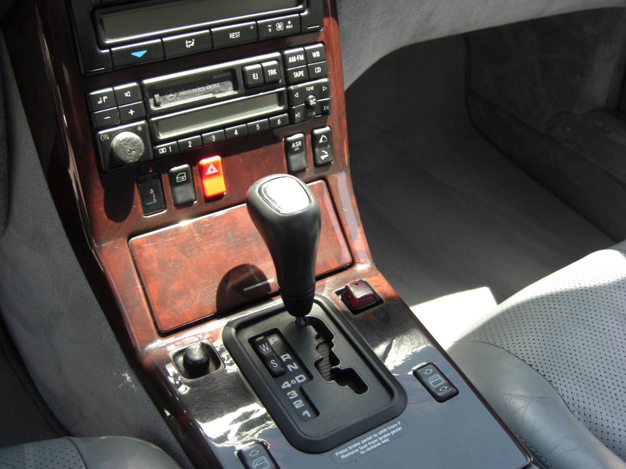 Mercedes-Benz SL-Class 2dr Roadster 3.2L 1997