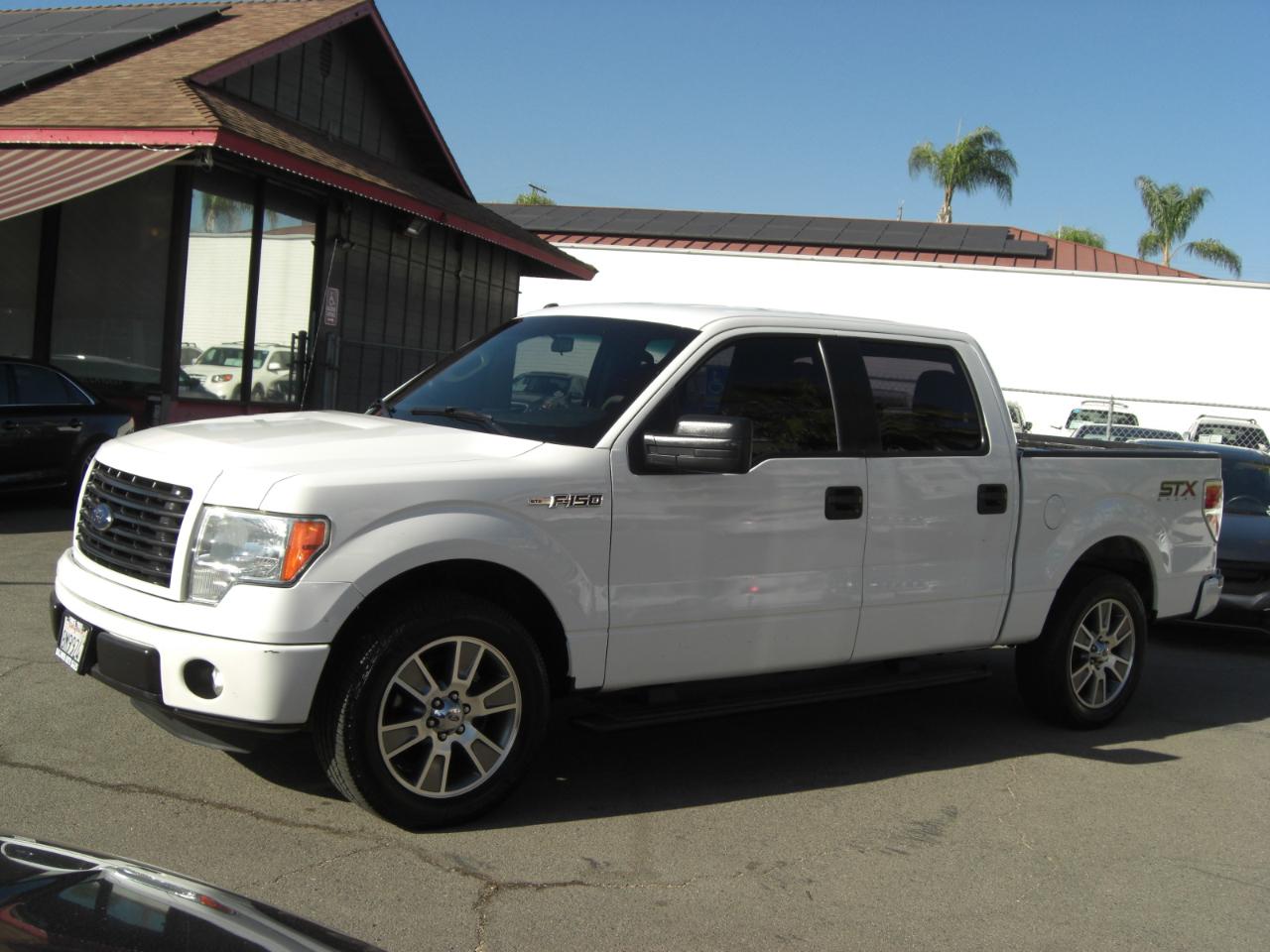 Ford F-150 2WD SuperCrew 145" STX 2014