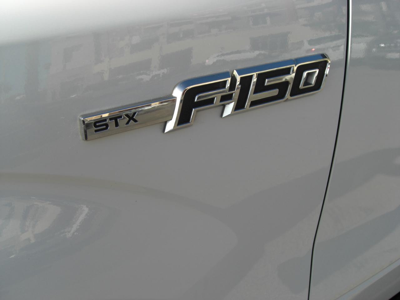 Ford F-150 2WD SuperCrew 145" STX 2014