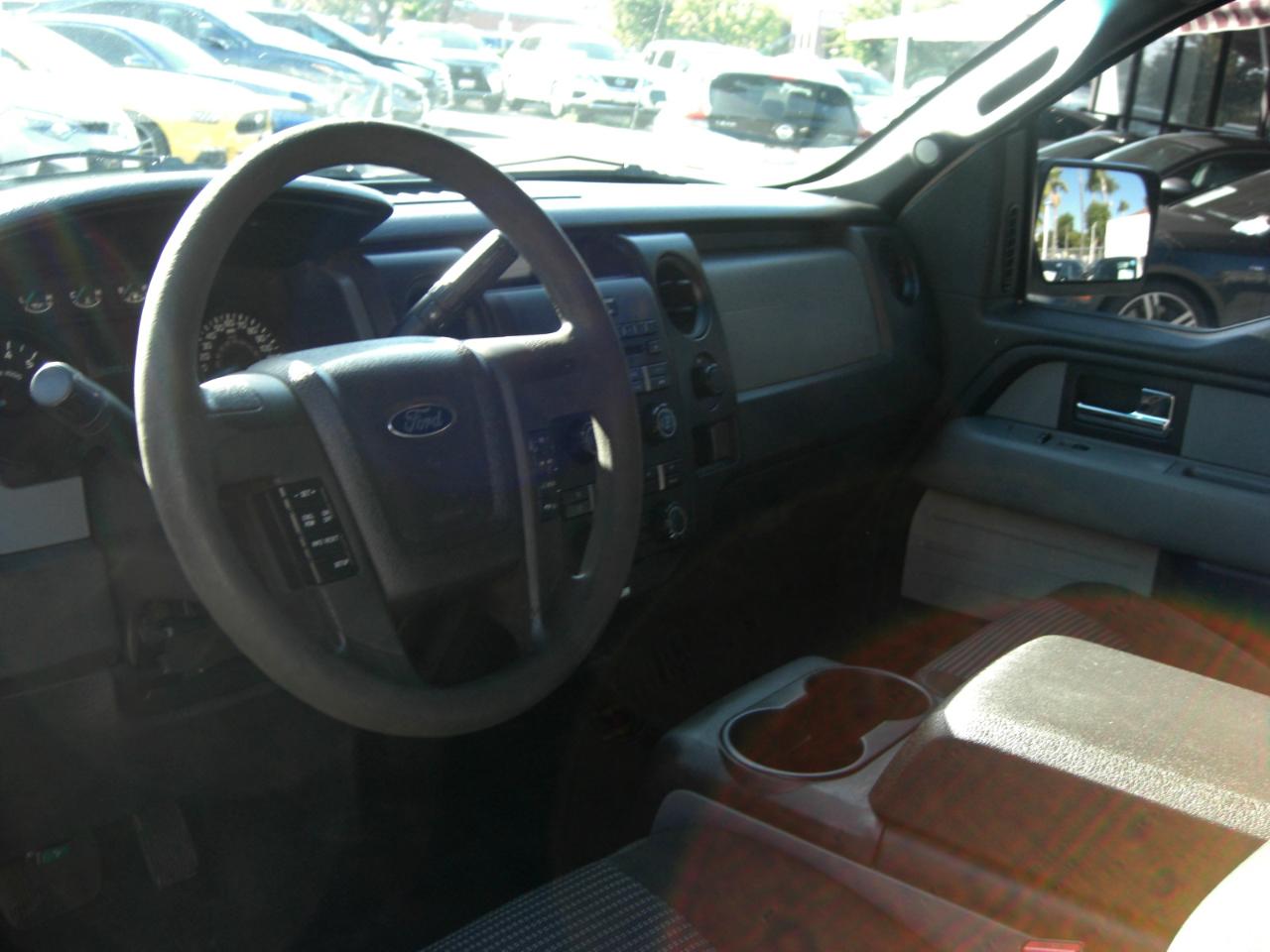 Ford F-150 2WD SuperCrew 145" STX 2014