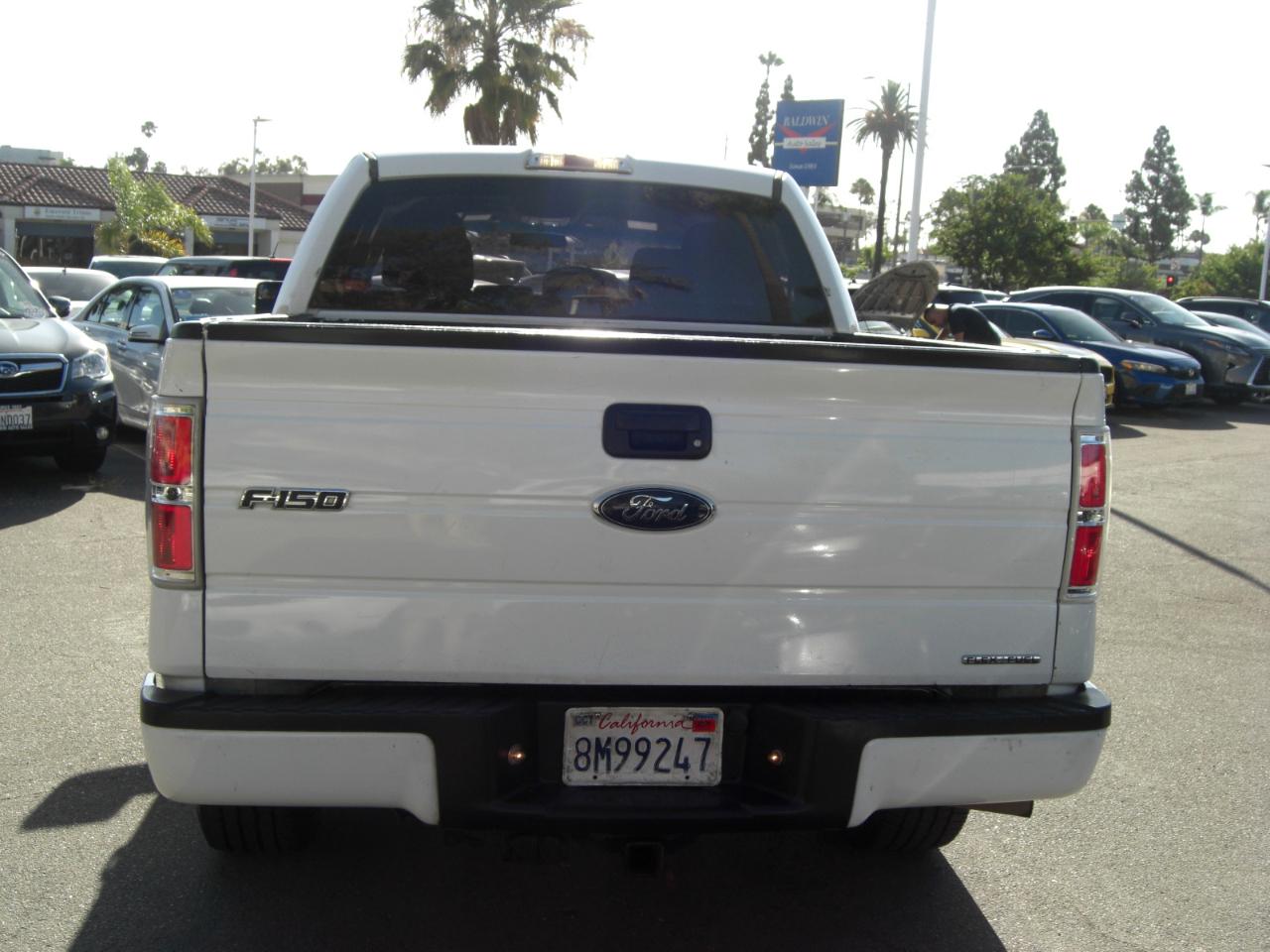 Ford F-150 2WD SuperCrew 145" STX 2014