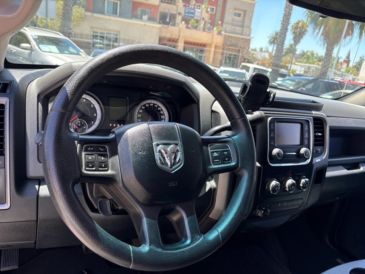 RAM 1500 2WD Crew Cab 140.5" Tradesman 2015