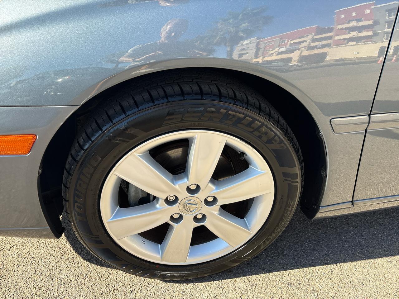 Lexus ES 330 4dr Sdn 2005