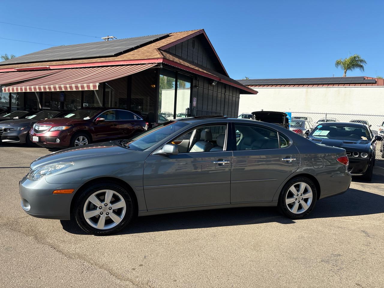 Lexus ES 330 4dr Sdn 2005