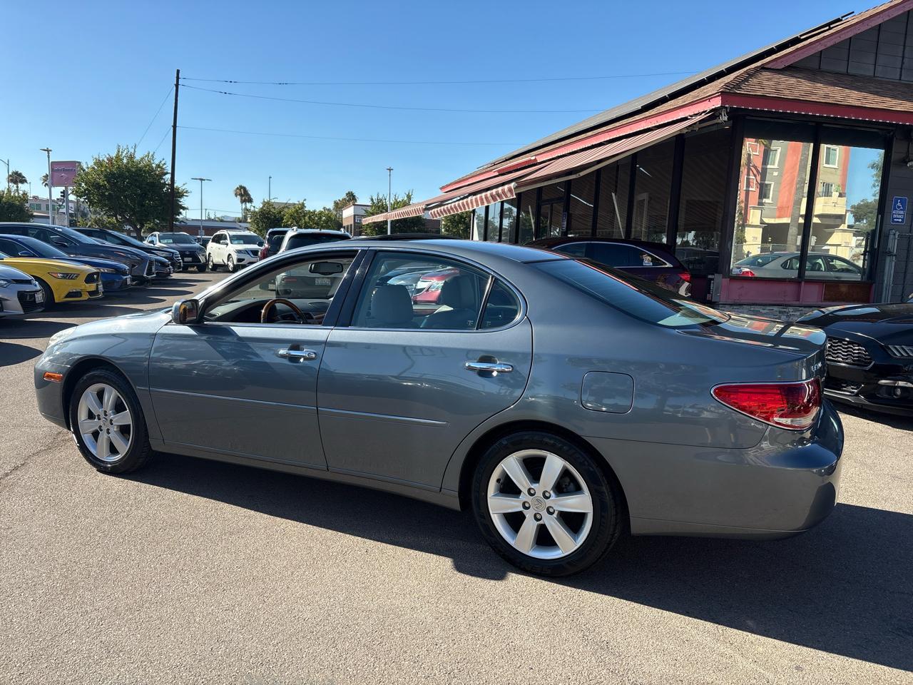Lexus ES 330 4dr Sdn 2005