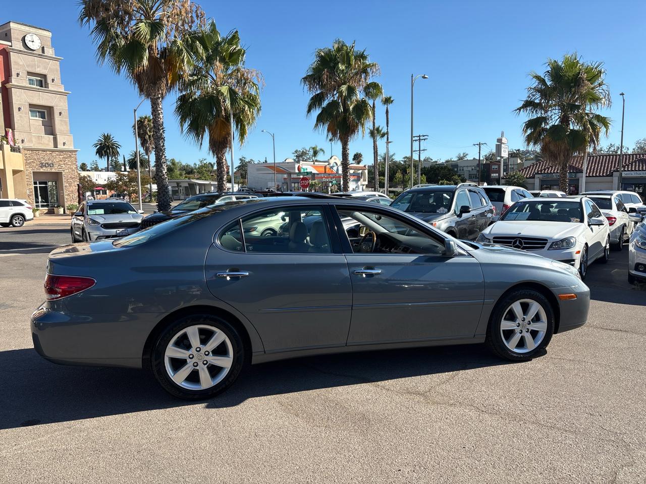 Lexus ES 330 4dr Sdn 2005
