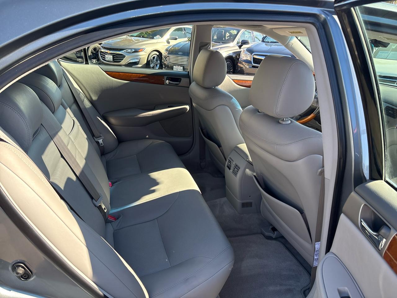 Lexus ES 330 4dr Sdn 2005