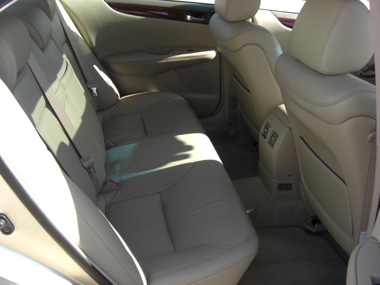 Lexus ES 300 4dr Sdn 2003