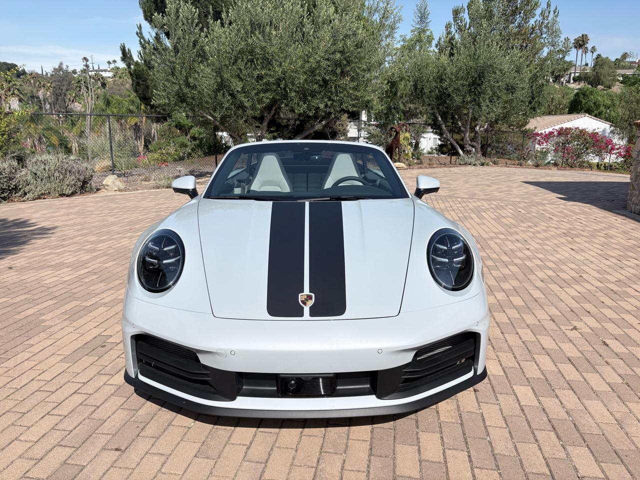 Porsche 911 Carrera Cabriolet 2025