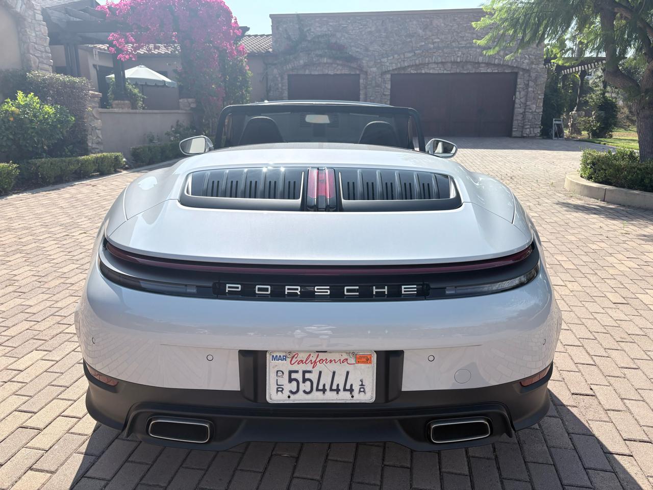 Porsche 911 Carrera Cabriolet 2025
