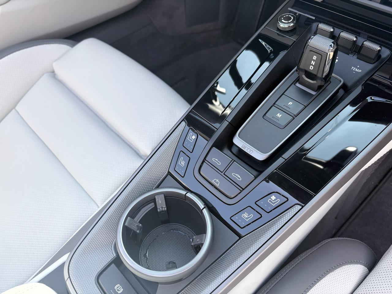 Porsche 911 Carrera Cabriolet 2025