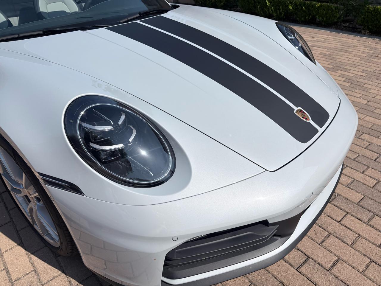 Porsche 911 Carrera Cabriolet 2025
