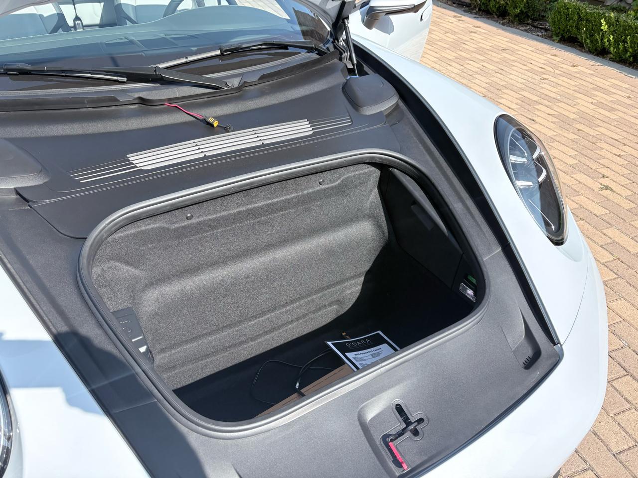 Porsche 911 Carrera Cabriolet 2025