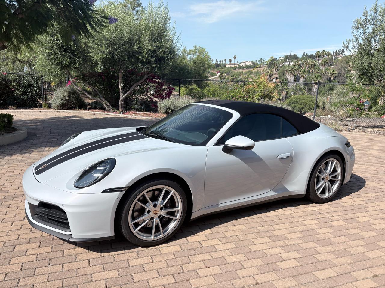 Porsche 911 Carrera Cabriolet 2025