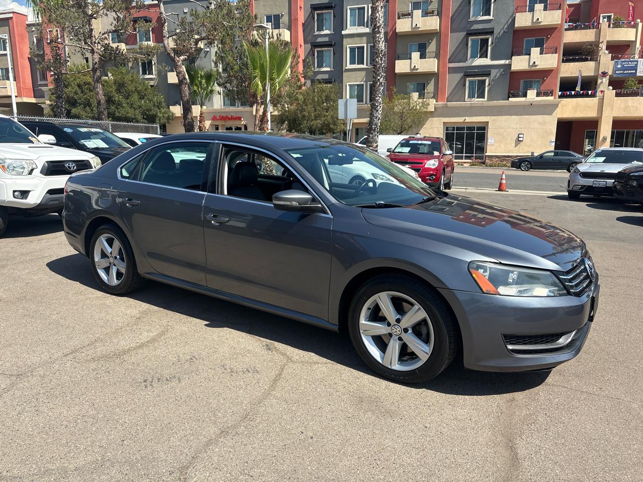 Volkswagen Passat 4dr Sdn 2.5L Auto SE PZEV 2013
