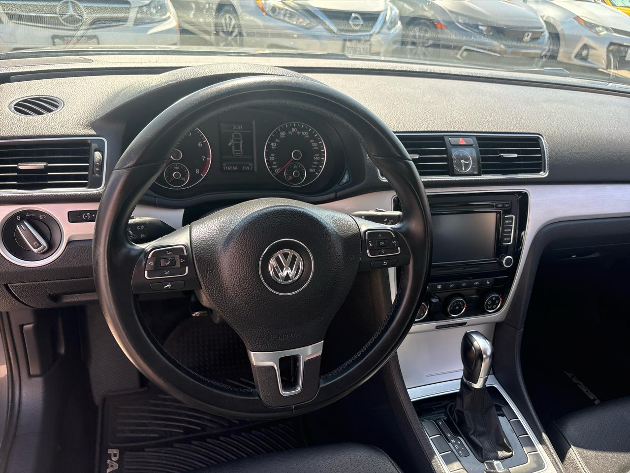 Volkswagen Passat 4dr Sdn 2.5L Auto SE PZEV 2013