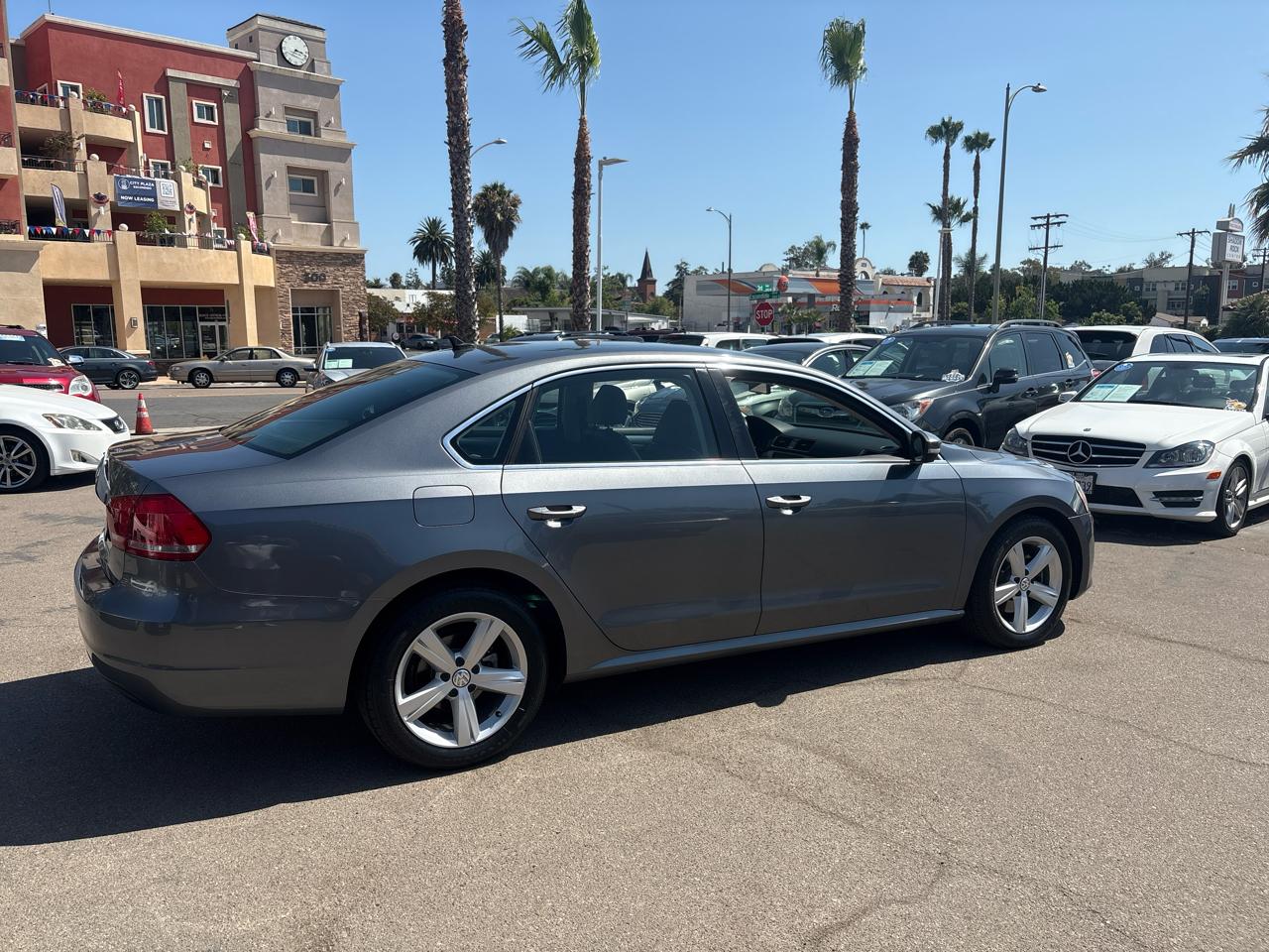 Volkswagen Passat 4dr Sdn 2.5L Auto SE PZEV 2013
