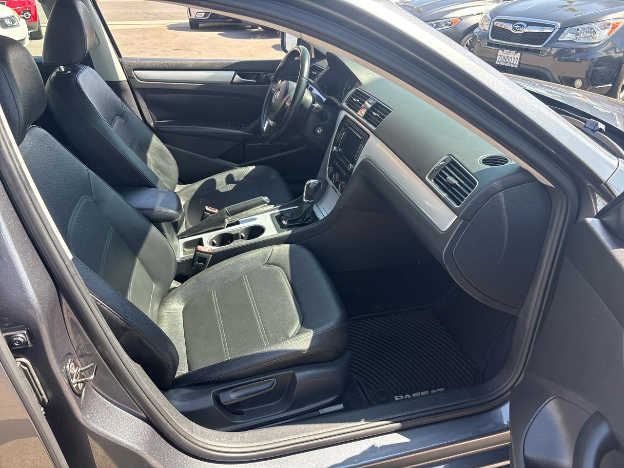 Volkswagen Passat 4dr Sdn 2.5L Auto SE PZEV 2013