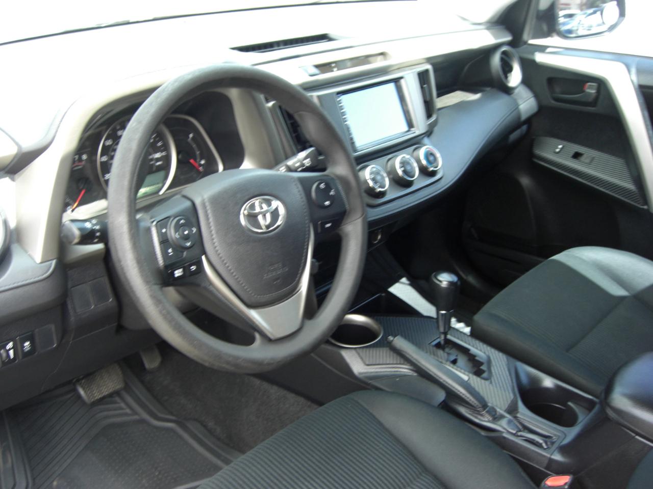 Toyota RAV4 FWD 4dr LE (Natl) 2015
