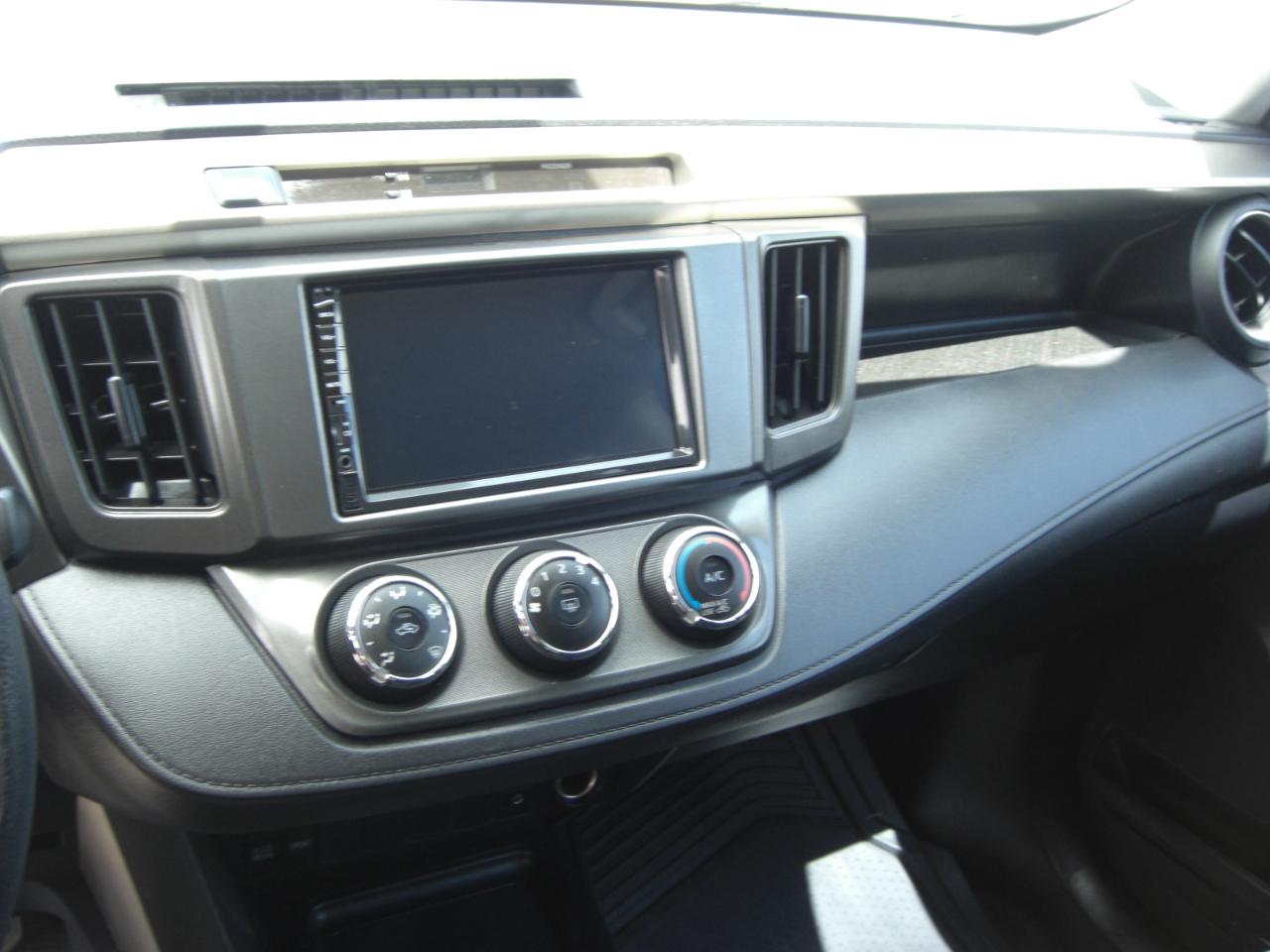 Toyota RAV4 FWD 4dr LE (Natl) 2015