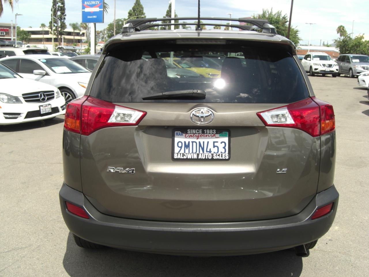 Toyota RAV4 FWD 4dr LE (Natl) 2015