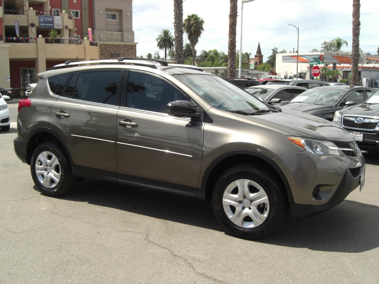 Toyota RAV4 FWD 4dr LE (Natl) 2015