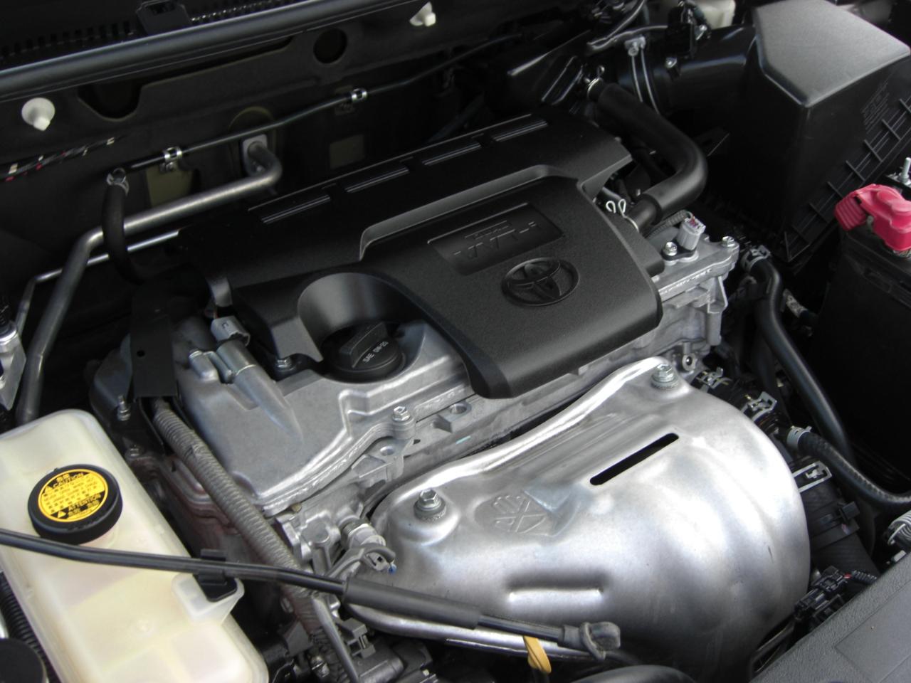 Toyota RAV4 FWD 4dr LE (Natl) 2015