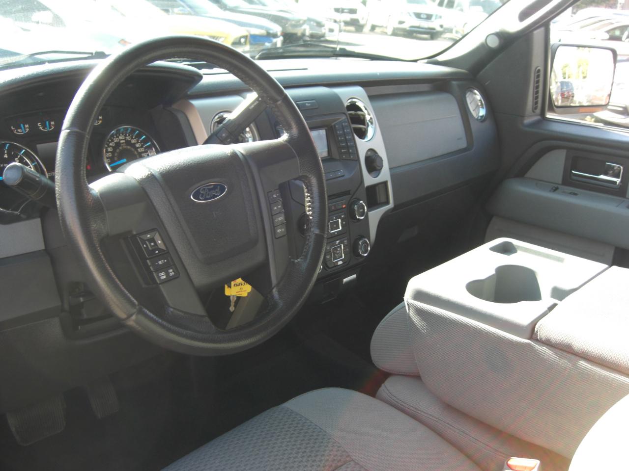 Ford F-150 2WD SuperCrew 145" XLT 2014